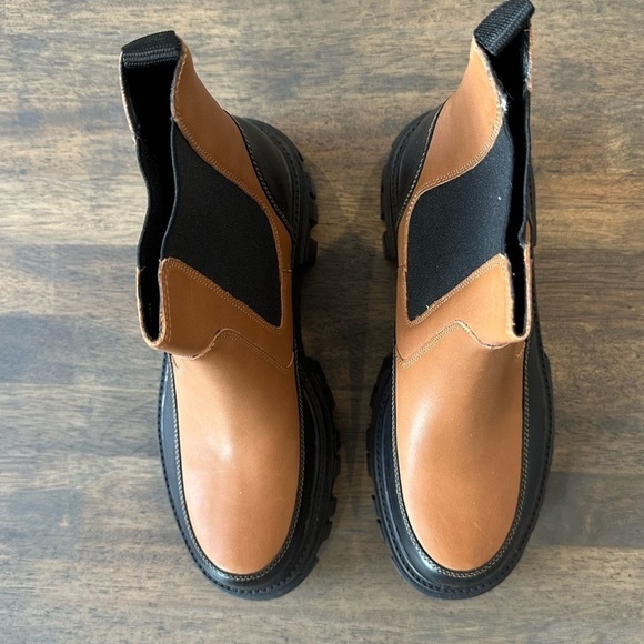 Marc Fisher Morgan Chelsea Boot new without box - Picture 3 of 4